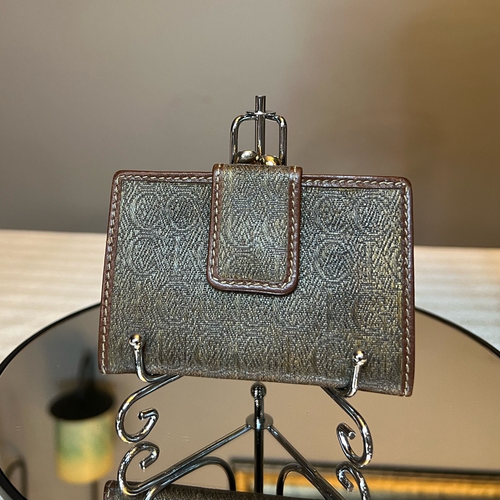 GUCCI Vintage GG Kiss Lock Coin Purse with Snap Detail - 2 compartments